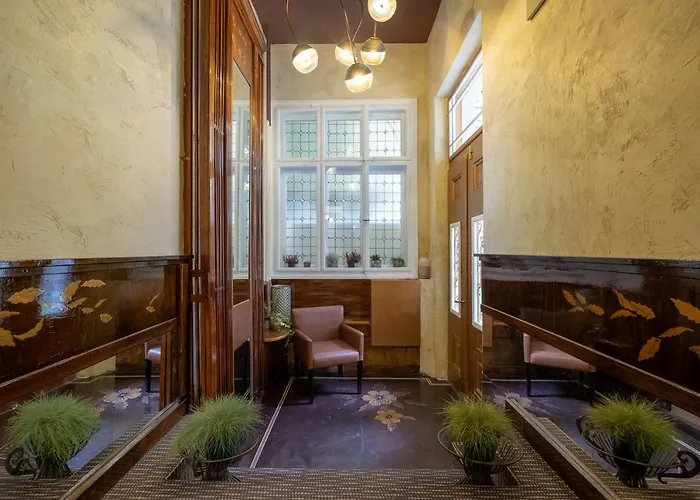 Temptation In - 24h Self Check-in ソフィア