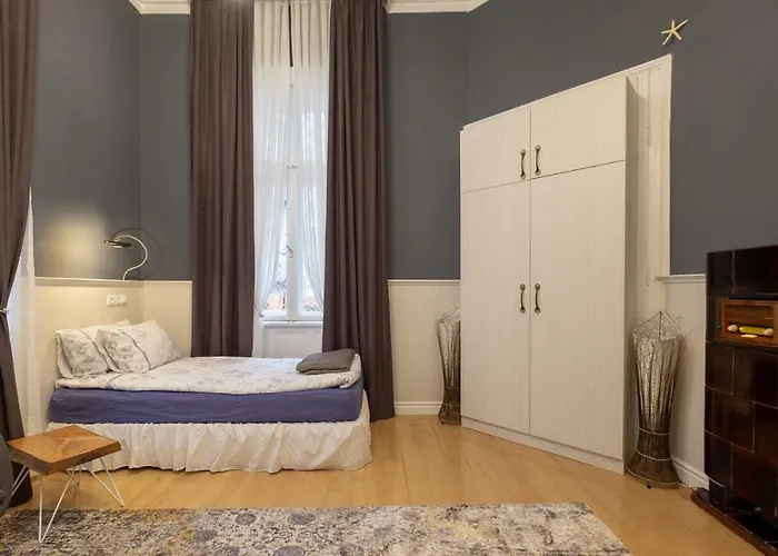 Temptation In - 24h Self Check-in * Sofía